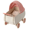 MAILEG-Metalowy-wozek-dla-myszek-15cm---MICRO-PRAM-CORAL.png
