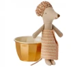 myszka-w-spa-z-rozowym-recznikiem-wellness-mouse-big-sister-maileg.webp