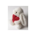 4kroliczek-kremowy-z-czerwonym-sercem-31-cm.jpg