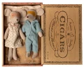 maileg-dukke-maileg-mum-dad-mice-in-cigarbox-mum-dad-3731865.webp