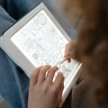 Tablet-graficzny-z-szablonami-do-rysowania-KIDYDRAW-PAD--Meli-Melo-Kidywolf-8.webp